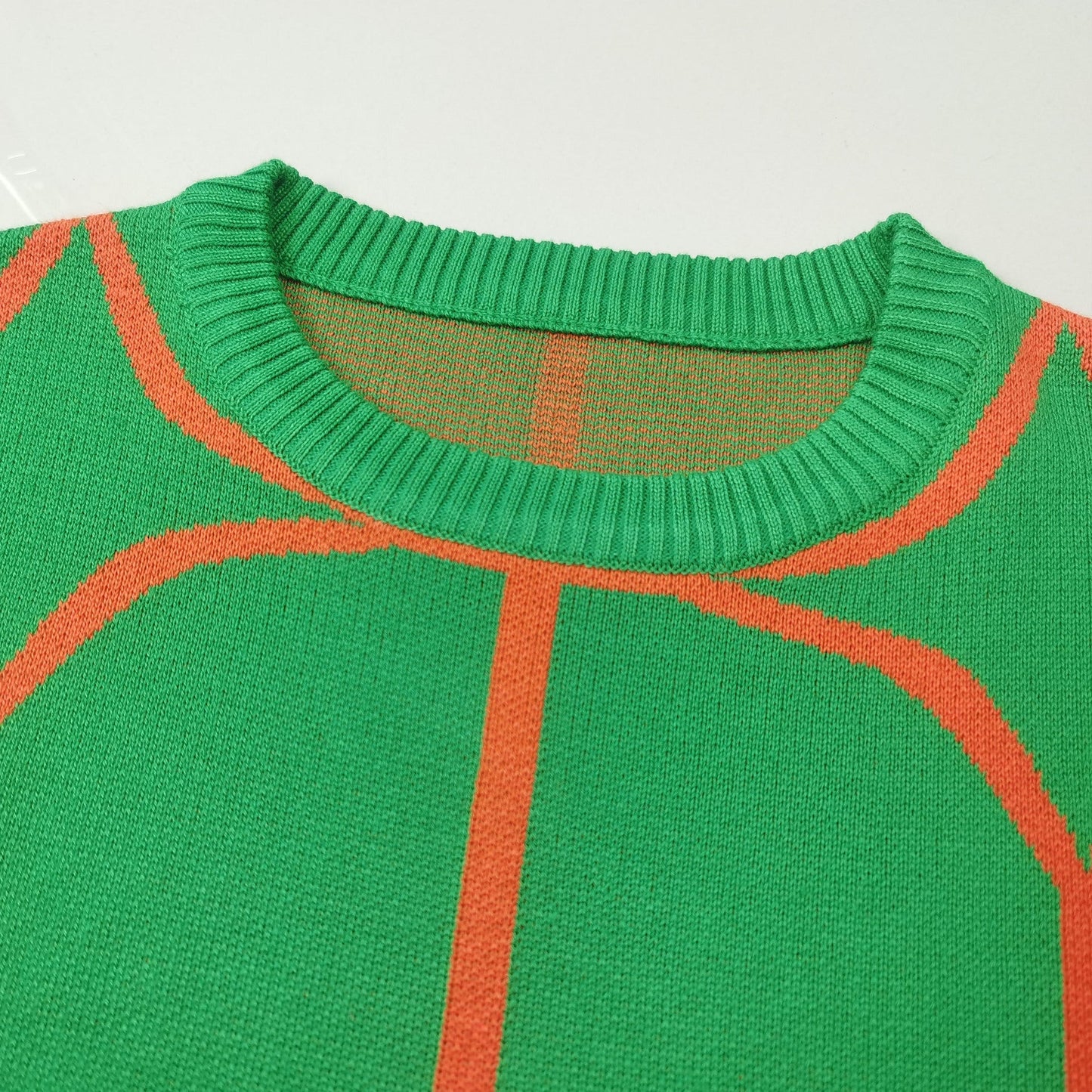 Victoria® | Gestrickter Pullover in geometrischer Farbe