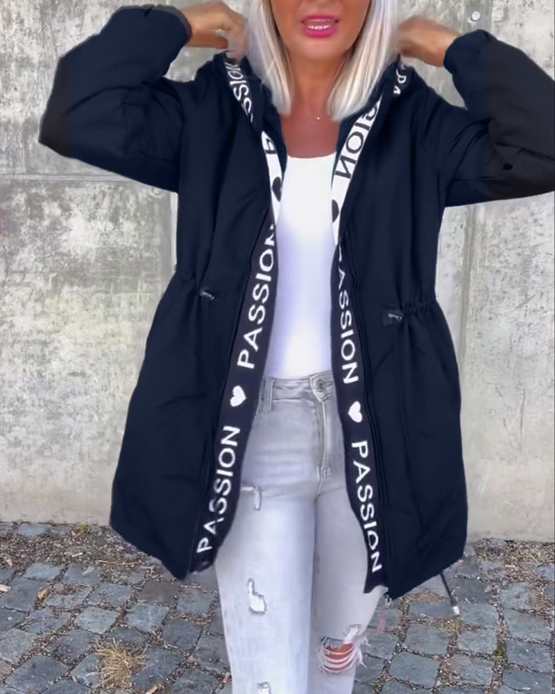 Otilia® | Bequeme Damenjacke mit Kordelzug und Buchstabendruck