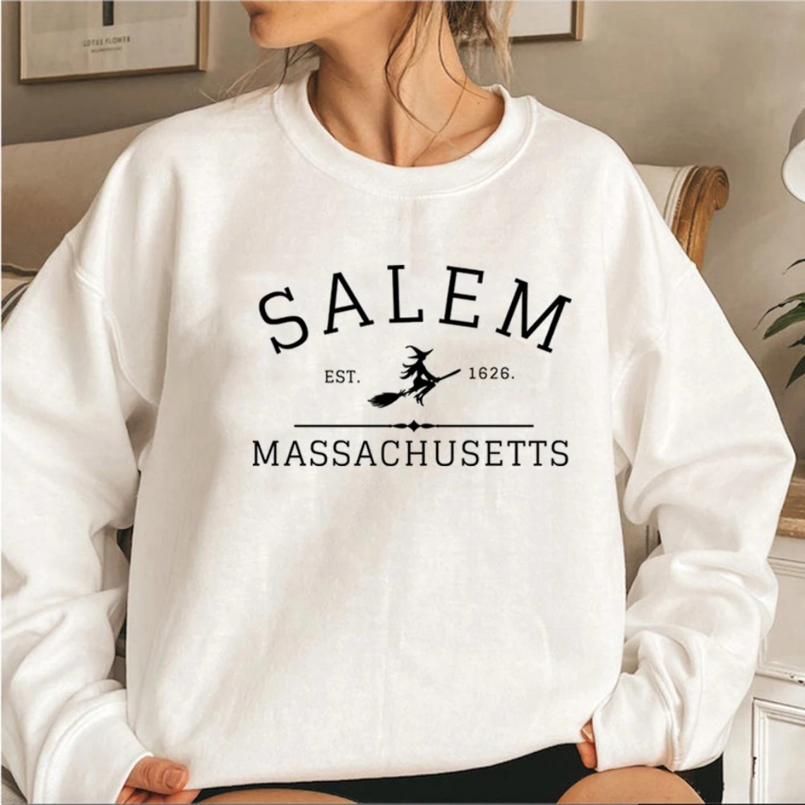 Zelda® | Lässiges Sweatshirt mit Salem-Massachusetts-Design