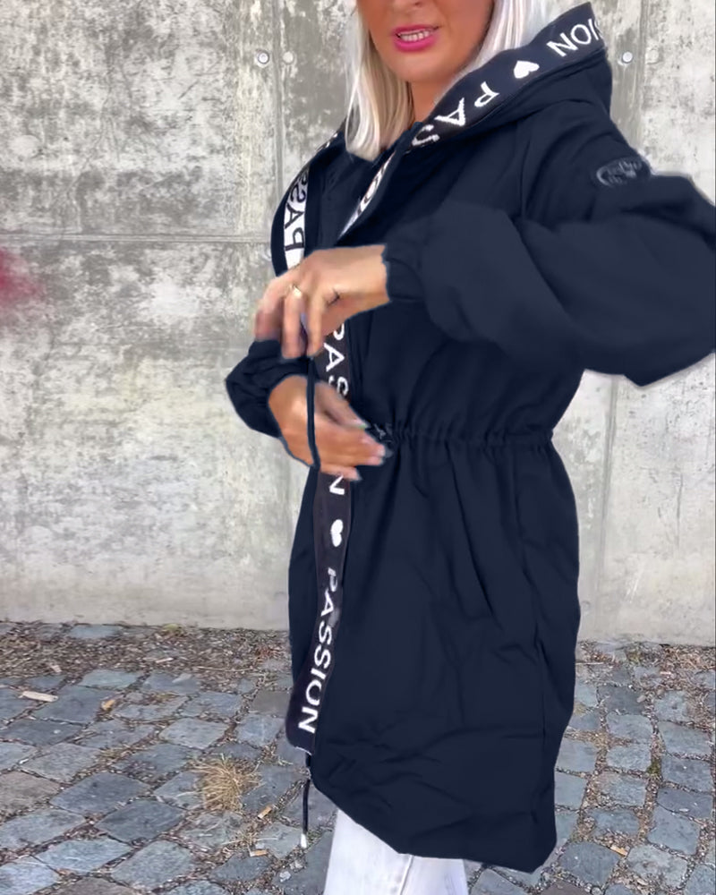 Otilia® | Bequeme Damenjacke mit Kordelzug und Buchstabendruck