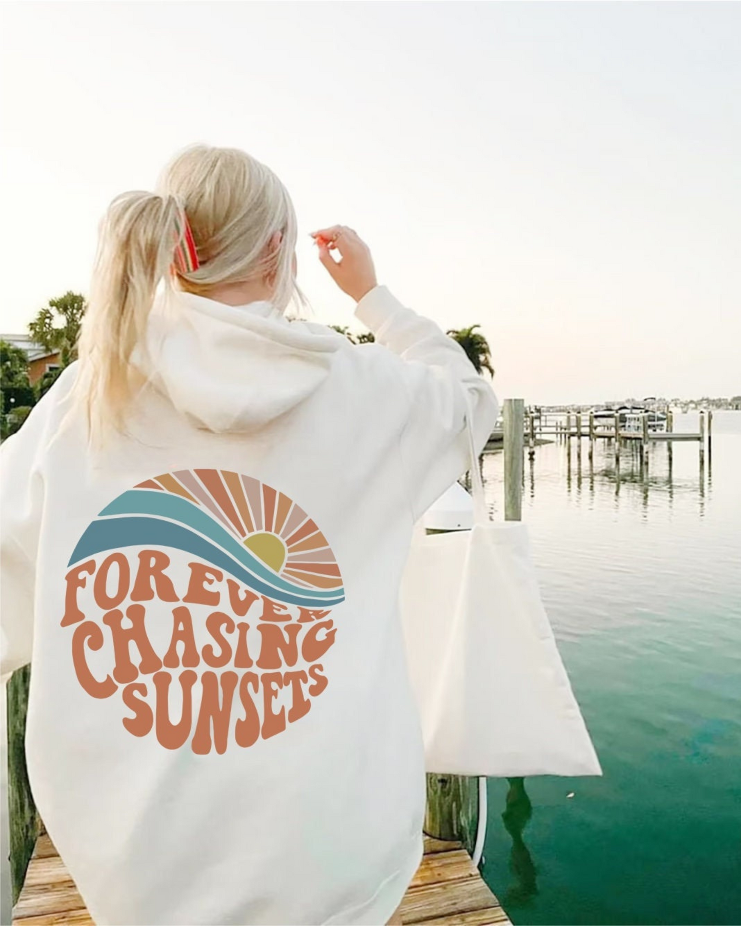 Ottilie® | Bequemer Kapuzenpullover „Forever chasing Sunsets“