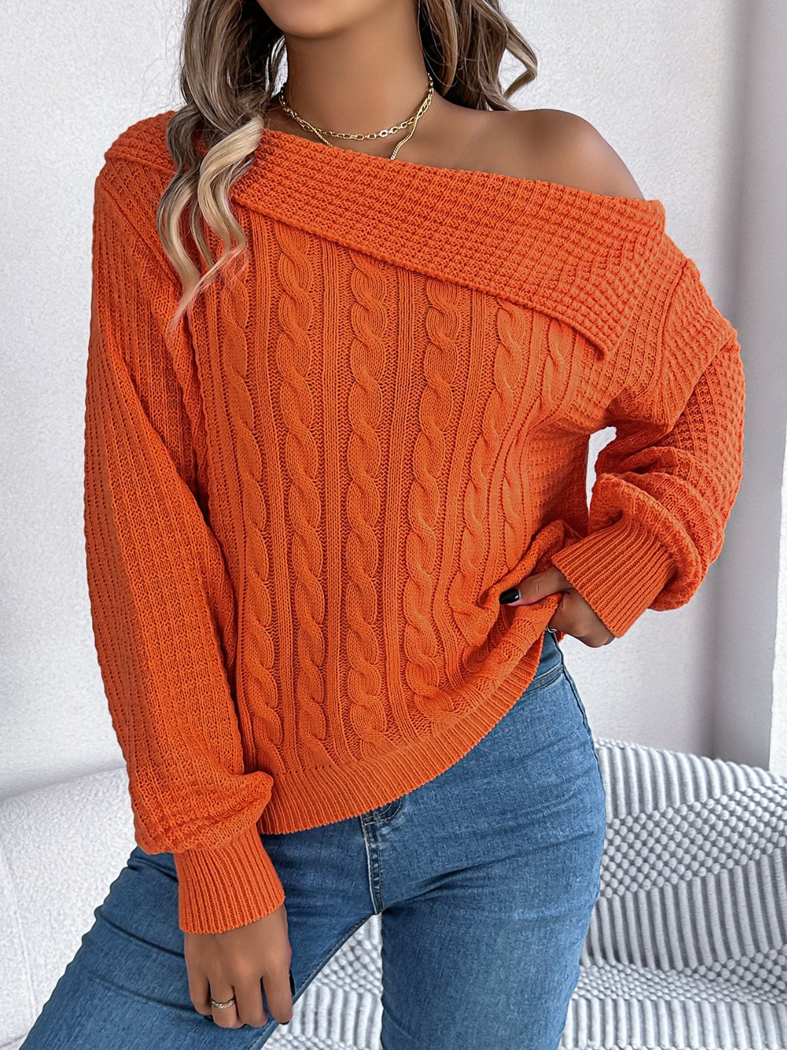 Olivia® | Langarmpullover mit Zopfmuster und einer Schulter