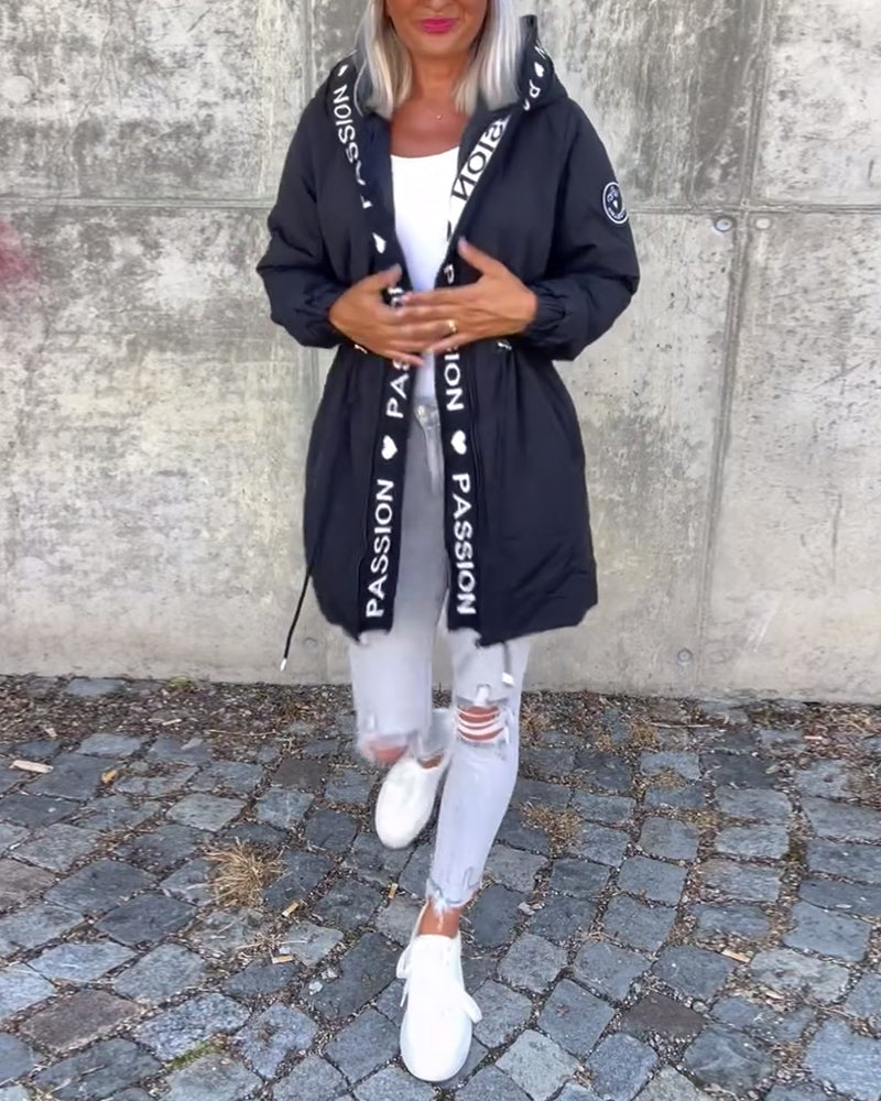 Otilia® | Bequeme Damenjacke mit Kordelzug und Buchstabendruck