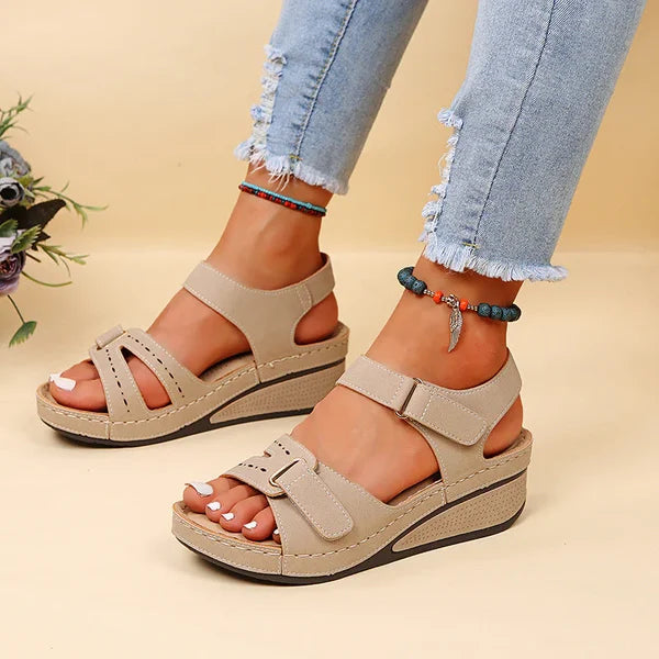 Chloe - Damen Römersandalen mit Klettverschluss