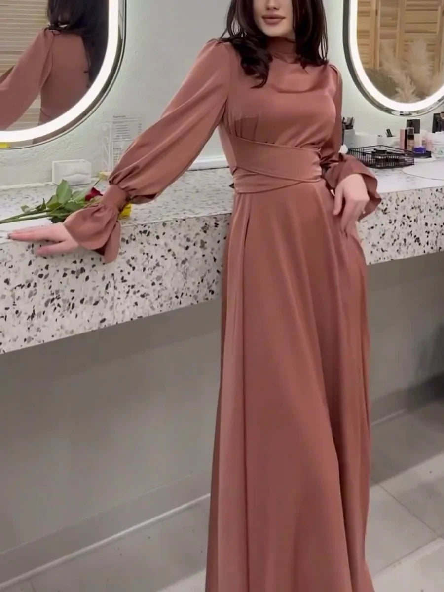 Elegantes einfaches Maxikleid mit Läuferärmeln